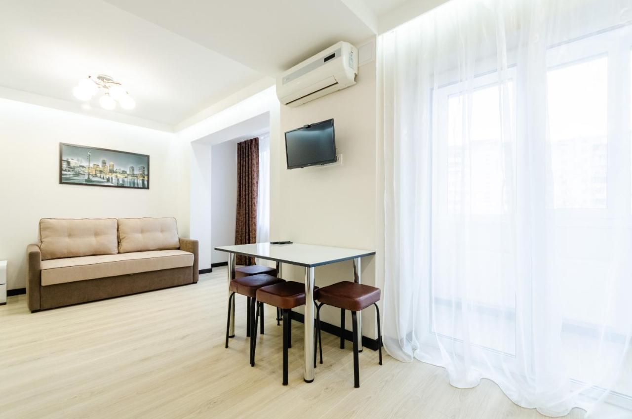 Artal Apartment On Obolonsky Avenue 31 Kiew Exterior foto