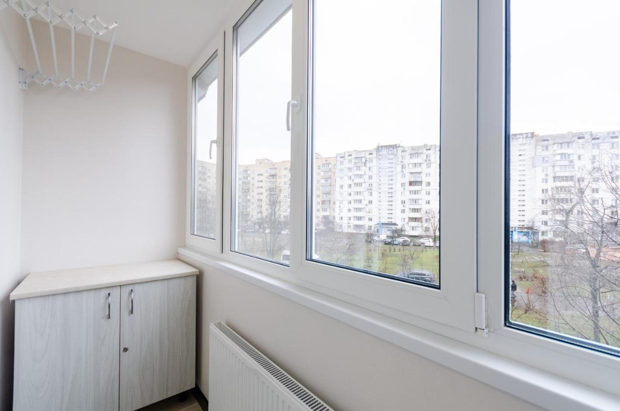 Artal Apartment On Obolonsky Avenue 31 Kiew Exterior foto